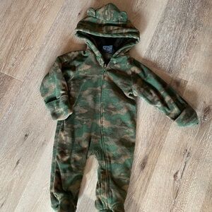 Cozy Green Faded Glory Camouflage 6-9m Infant One Piece